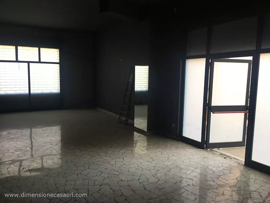 Immagine 7 di Locale commerciale in vendita  in Via Cimabue, 2 a Caltanissetta