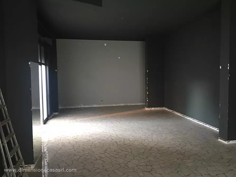 Immagine 8 di Locale commerciale in vendita  in Via Cimabue, 2 a Caltanissetta