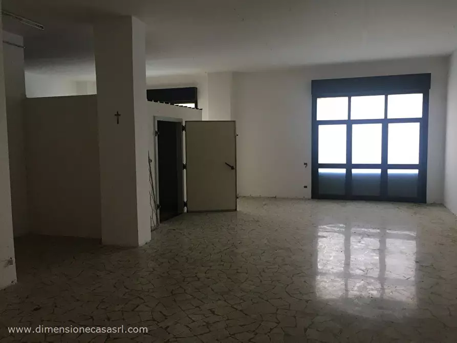Immagine 9 di Locale commerciale in vendita  in Via Cimabue, 2 a Caltanissetta
