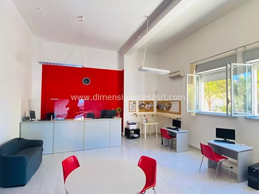 Immagine 4 di Locale commerciale in vendita  in Via degli Orti, 72 a Caltanissetta