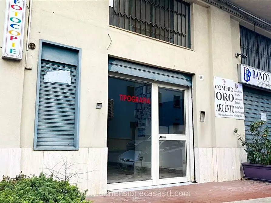 Immagine 7 di Locale commerciale in vendita  in Via Vittorio Veneto, 30 a San Cataldo