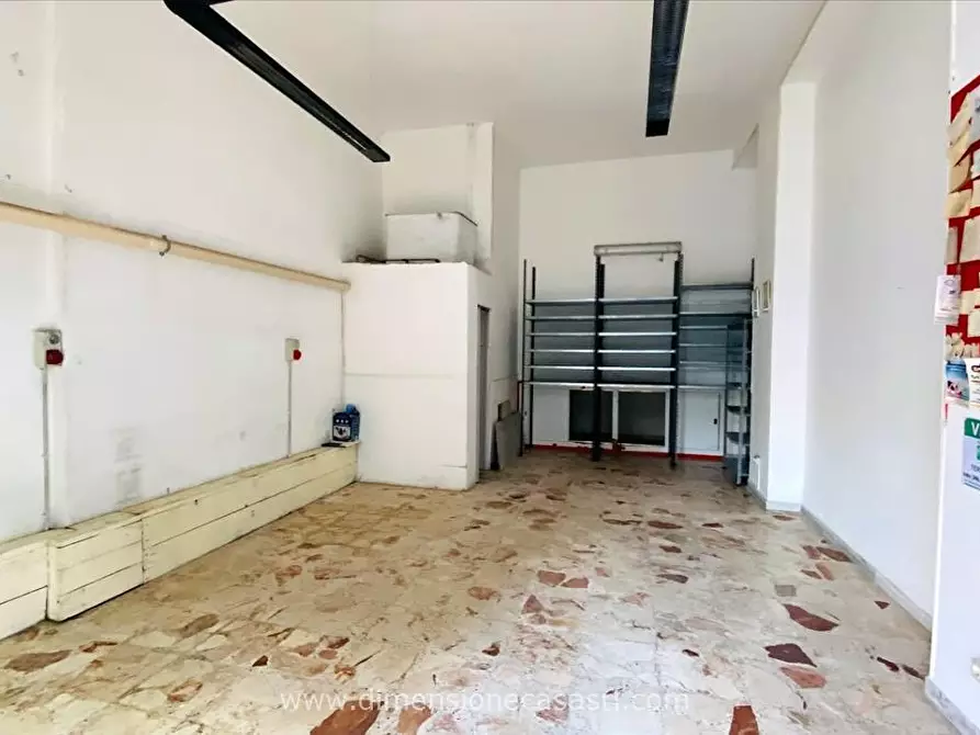Immagine 2 di Locale commerciale in vendita  in Via Vittorio Veneto, 30 a San Cataldo