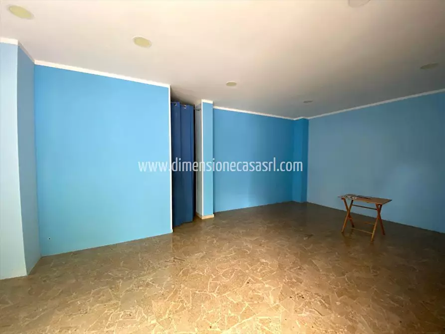 Immagine 2 di Locale commerciale in affitto  in Viale dei Platani, 19 a San Cataldo