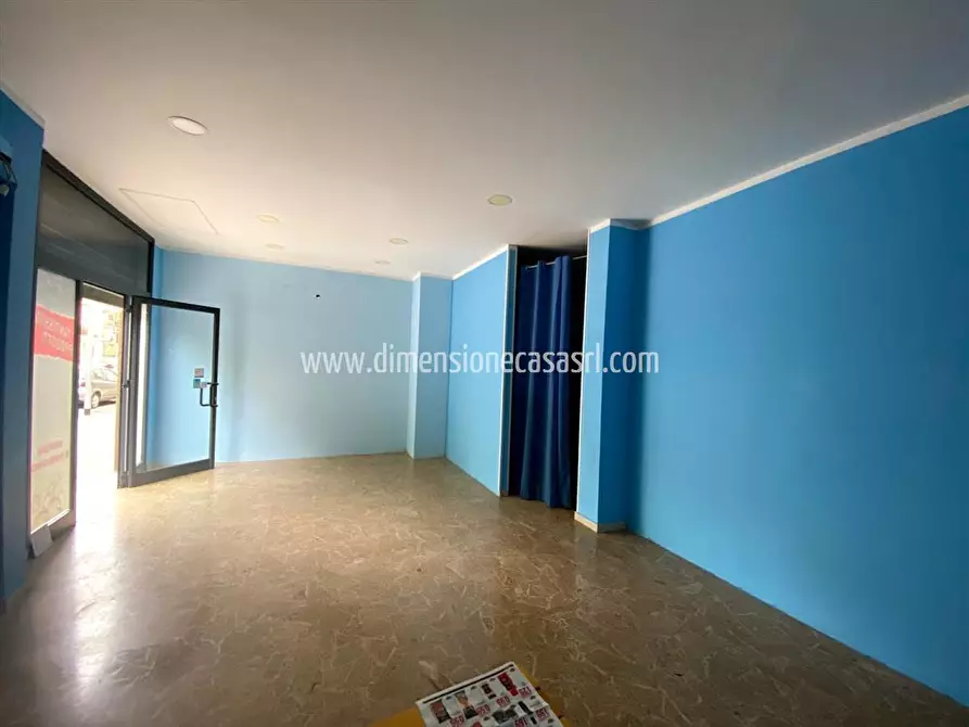 Immagine 3 di Locale commerciale in affitto  in Viale dei Platani, 19 a San Cataldo