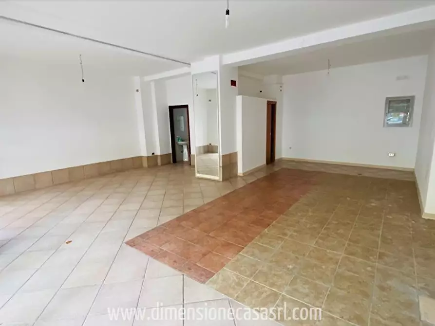 Immagine 3 di Locale commerciale in affitto  in Corso Vittorio Emanuele, 82 a San Cataldo