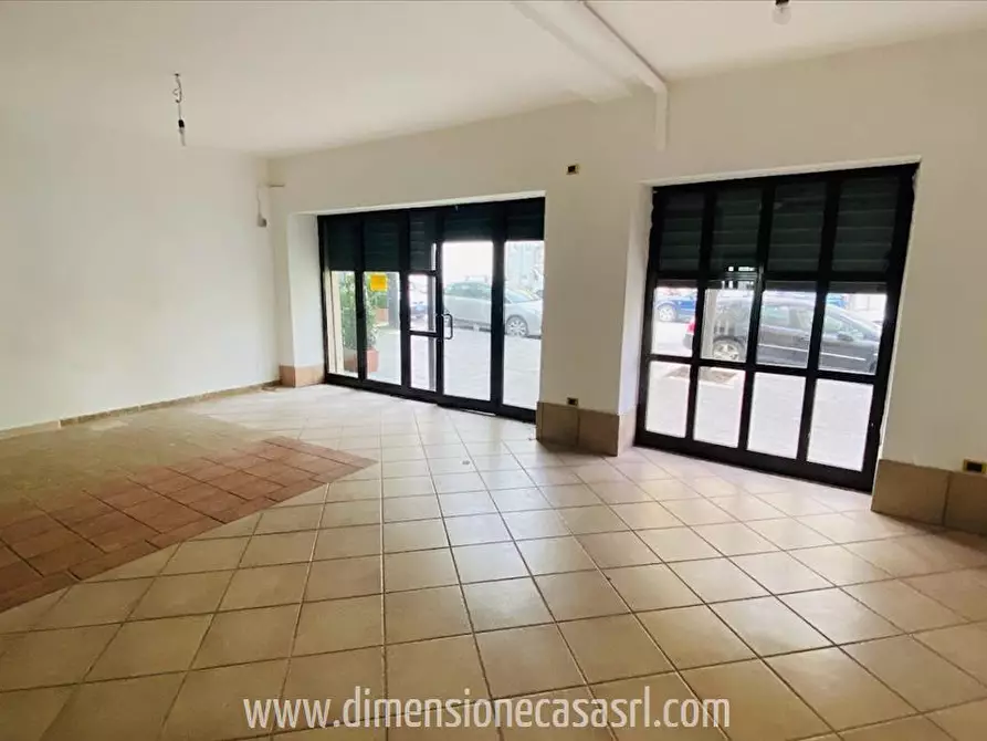Immagine 5 di Locale commerciale in affitto  in Corso Vittorio Emanuele, 82 a San Cataldo