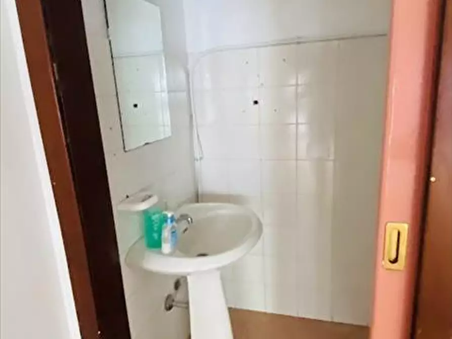 Immagine 7 di Locale commerciale in affitto  in Corso Vittorio Emanuele, 82 a San Cataldo