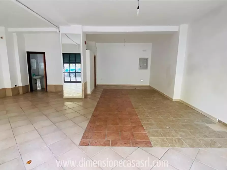 Immagine 2 di Locale commerciale in affitto  in Corso Vittorio Emanuele, 82 a San Cataldo