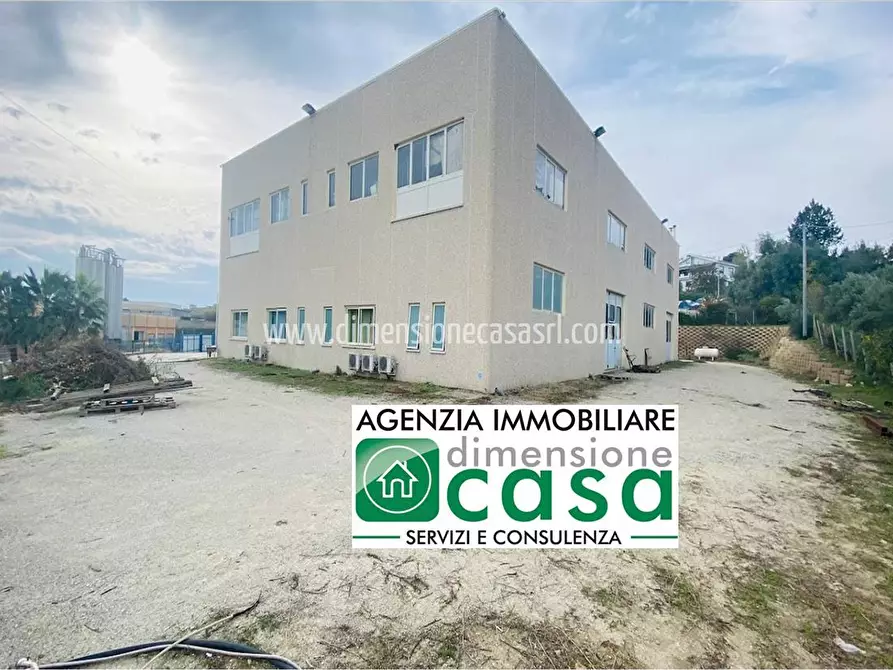 Immagine 1 di Capannone industriale in affitto  in Via Gaetano Giordano, 3a a Caltanissetta