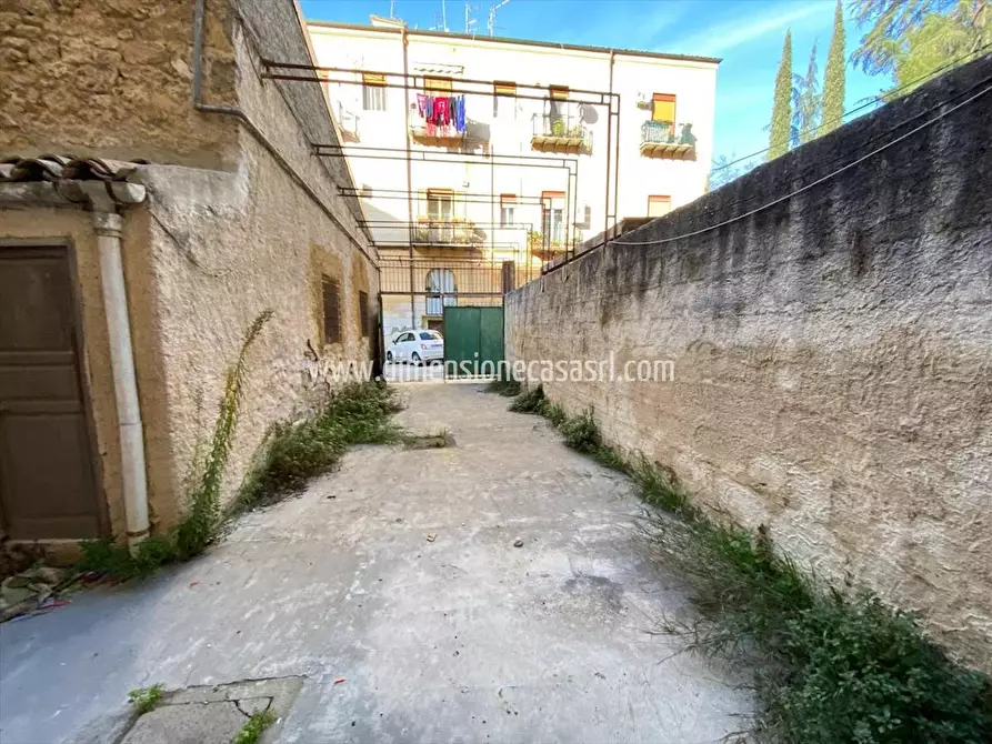 Immagine 3 di Magazzino in vendita  in Vicolo Conti, 7 a Caltanissetta