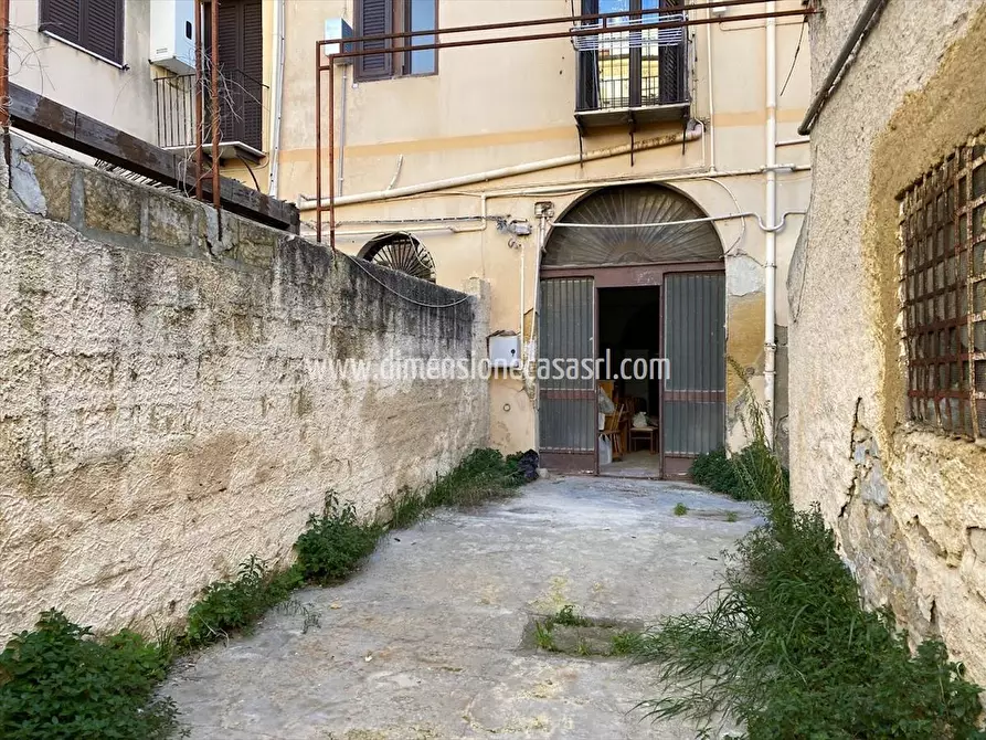 Immagine 4 di Magazzino in vendita  in Vicolo Conti, 7 a Caltanissetta