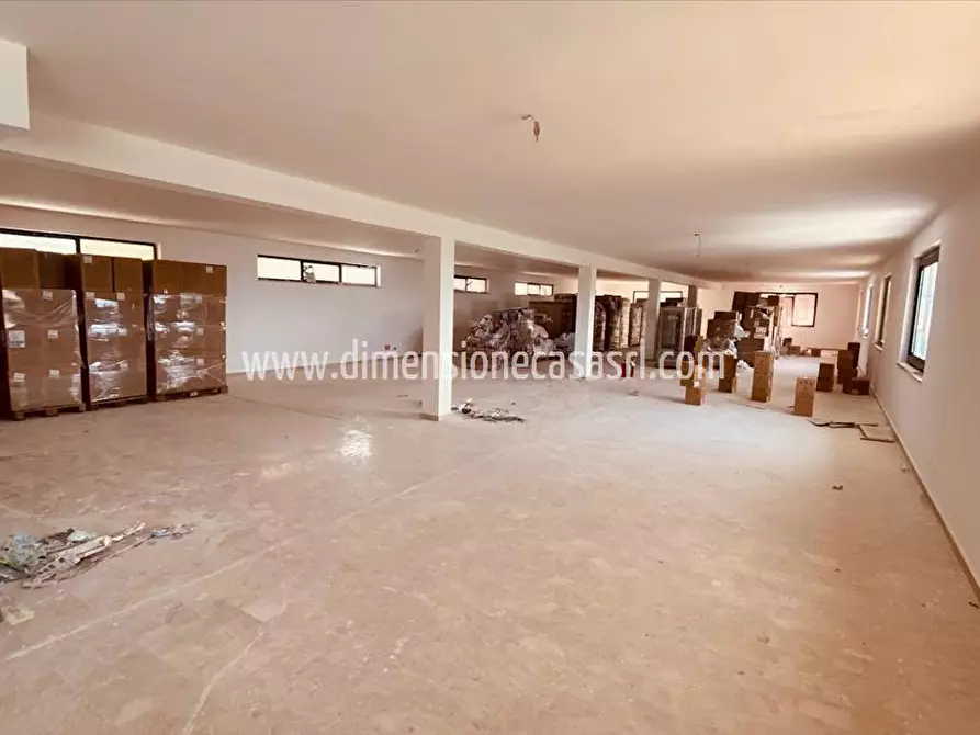 Immagine 5 di Locale commerciale in affitto  in via Due Fontane a Caltanissetta