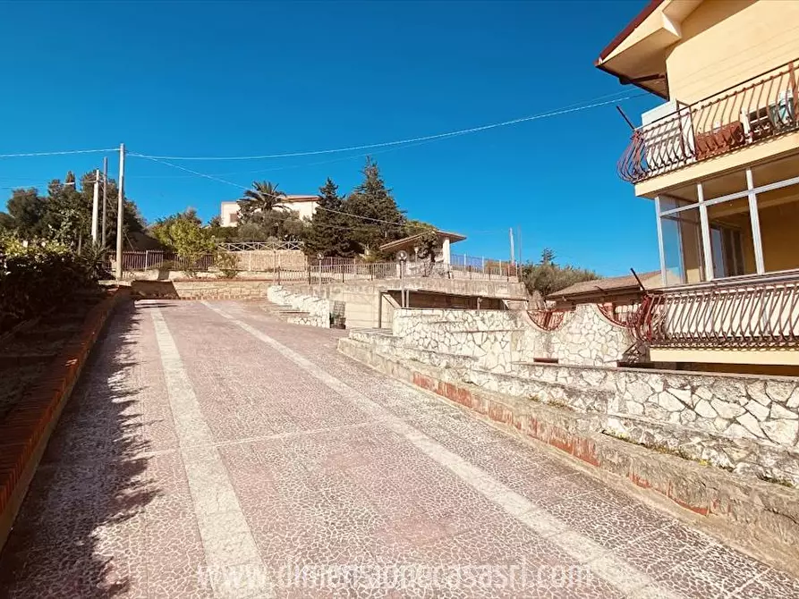 Immagine 4 di Villa in vendita  in Via Due Fontane 117 a Caltanissetta