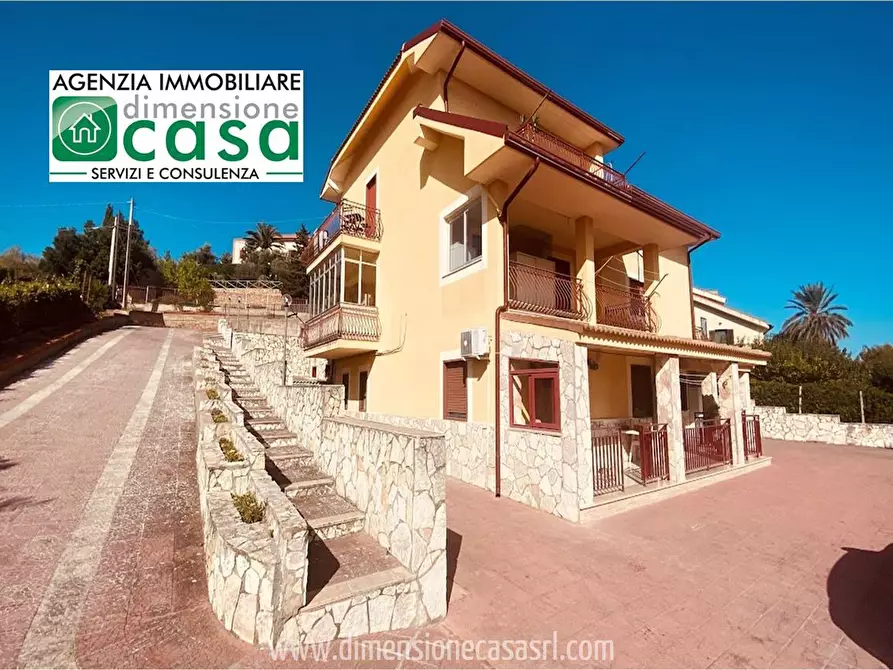 Immagine 1 di Villa in vendita  in Via Due Fontane 117 a Caltanissetta