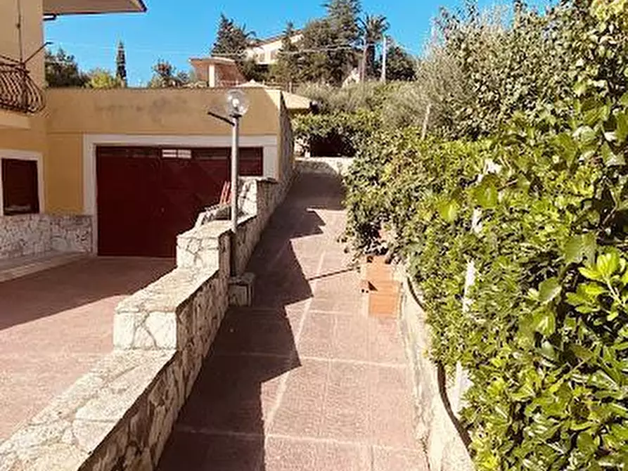 Immagine 8 di Villa in vendita  in Via Due Fontane 117 a Caltanissetta