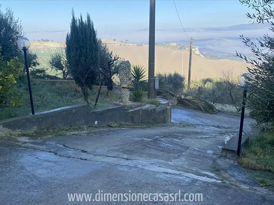 Immagine 3 di Villa in vendita  in Indirizzo non valido. a San Cataldo