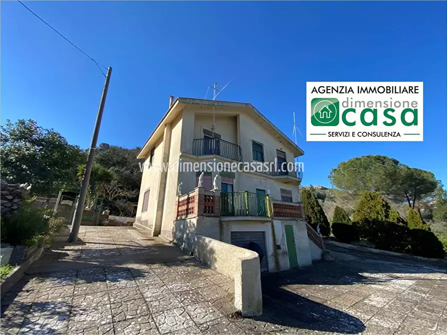 Immagine 1 di Villa in vendita  in Indirizzo non valido. a San Cataldo