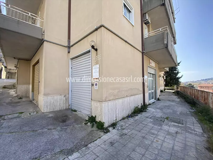 Immagine 5 di Magazzino in vendita  in Viale della Rinascita, 90D a San Cataldo