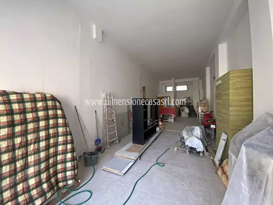 Immagine 7 di Magazzino in vendita  in Viale della Rinascita, 90D a San Cataldo