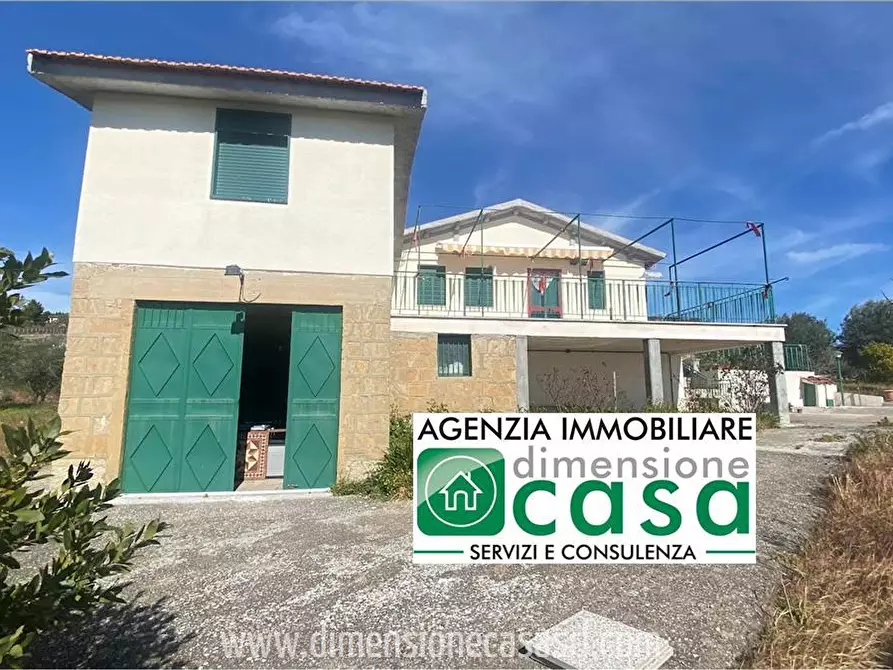 Immagine 1 di Villa in vendita  in Indirizzo non valido. a Caltanissetta