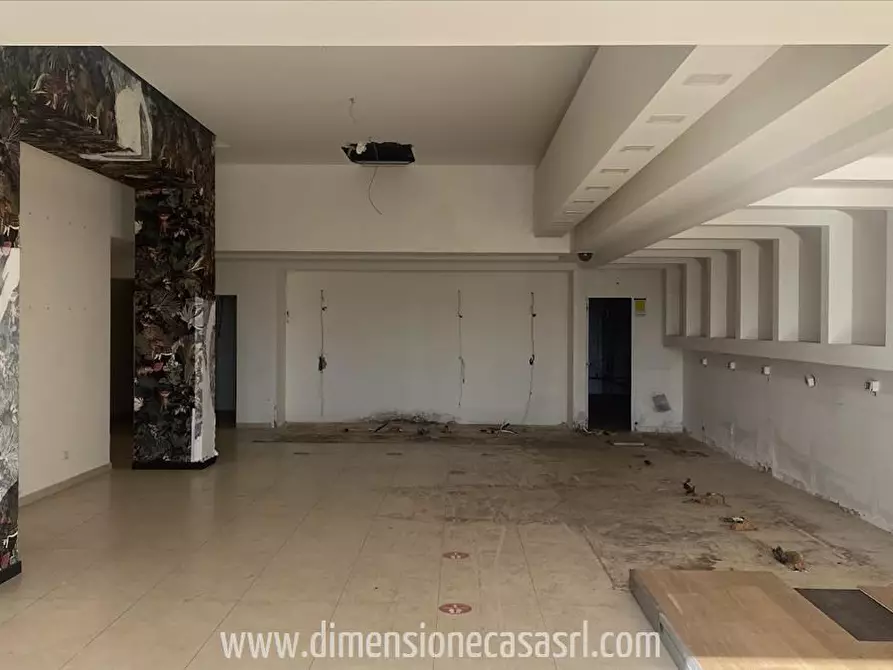 Immagine 8 di Locale commerciale in vendita  in Via Leone XIII, 101 a Caltanissetta