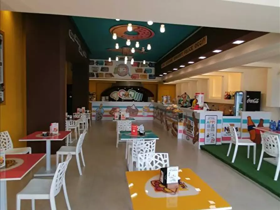 Immagine 4 di Locale commerciale in vendita  in Via Leone XIII, 101 a Caltanissetta