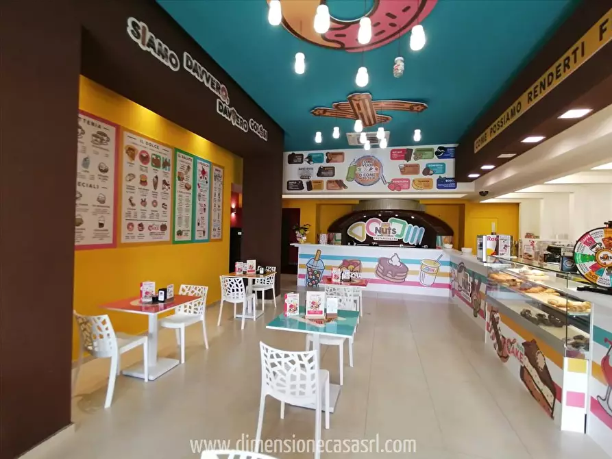 Immagine 3 di Locale commerciale in vendita  in Via Leone XIII, 101 a Caltanissetta