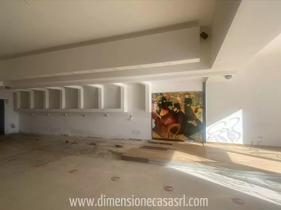 Immagine 9 di Locale commerciale in vendita  in Via Leone XIII, 101 a Caltanissetta