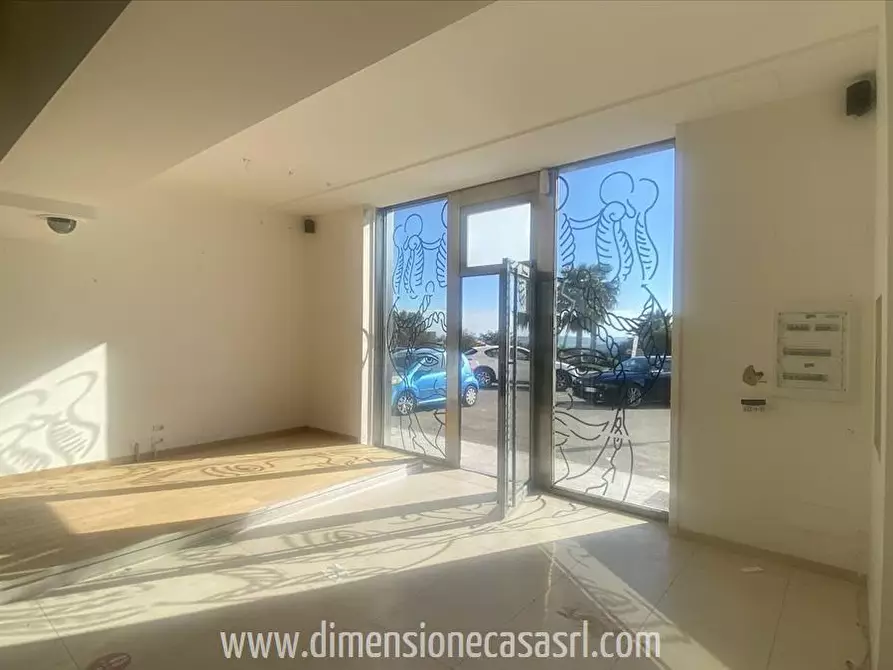 Immagine 7 di Locale commerciale in vendita  in Via Leone XIII, 101 a Caltanissetta