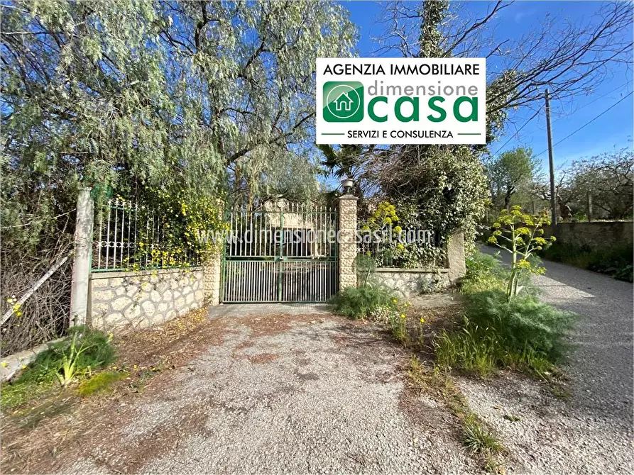 Immagine 1 di Villa in vendita  in Contrada Gaddira SN a Caltanissetta