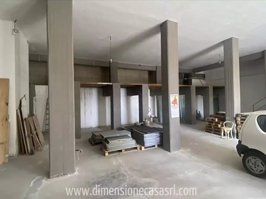 Immagine 6 di Magazzino in vendita  in Viale dei Platani a San Cataldo