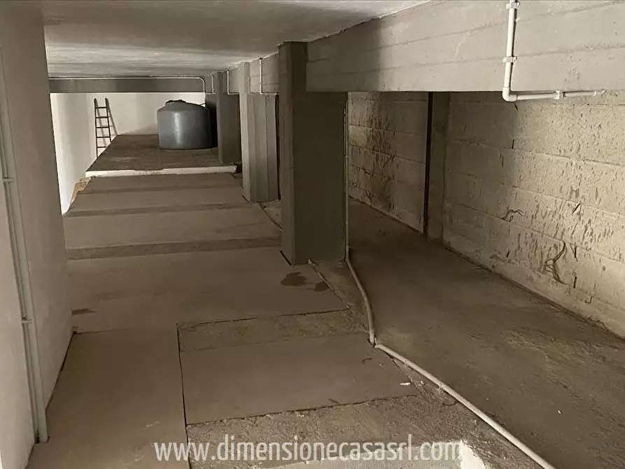 Immagine 9 di Magazzino in vendita  in Viale dei Platani a San Cataldo