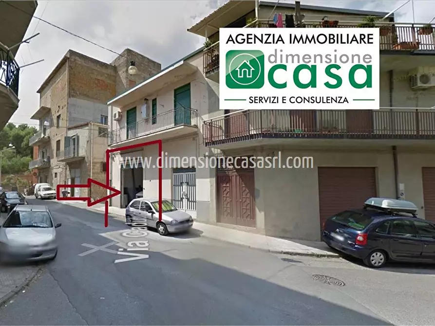 Immagine 1 di Locale commerciale in vendita  in Via Caduti del Lavoro n 5 a San Cataldo