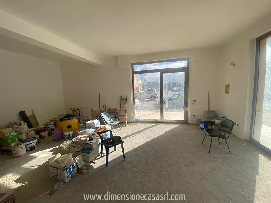 Immagine 6 di Locale commerciale in vendita  in Via Virgilio, 21 a San Cataldo