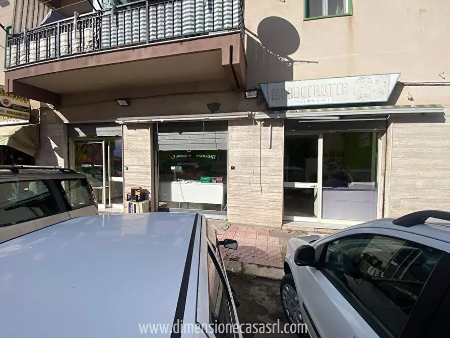 Immagine 2 di Locale commerciale in vendita  in Via Amico Valenti G, 25 a Caltanissetta