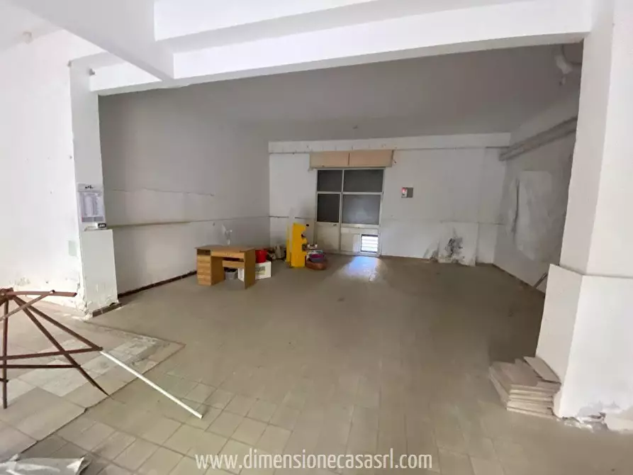 Immagine 6 di Locale commerciale in vendita  in Via Amico Valenti G, 35 a Caltanissetta