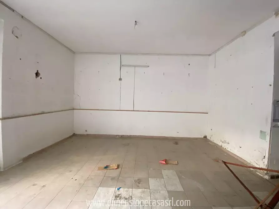 Immagine 8 di Locale commerciale in vendita  in Via Amico Valenti G, 35 a Caltanissetta