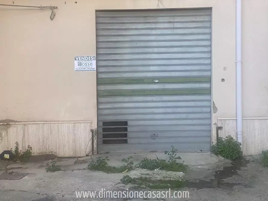 Immagine 5 di Locale commerciale in vendita  in Via Amico Valenti G, 35 a Caltanissetta