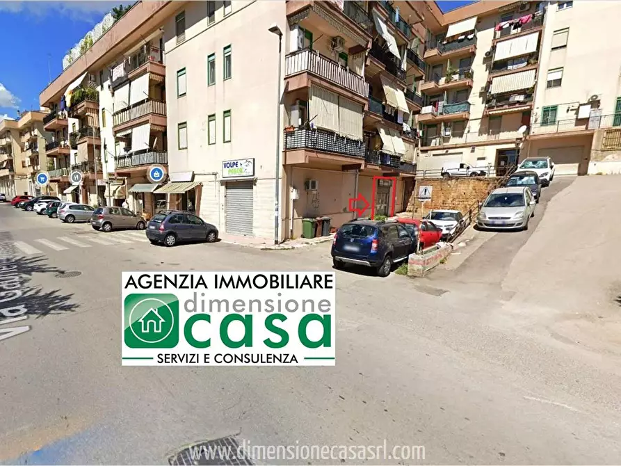 Immagine 1 di Locale commerciale in vendita  in Via Amico Valenti G, 35 a Caltanissetta