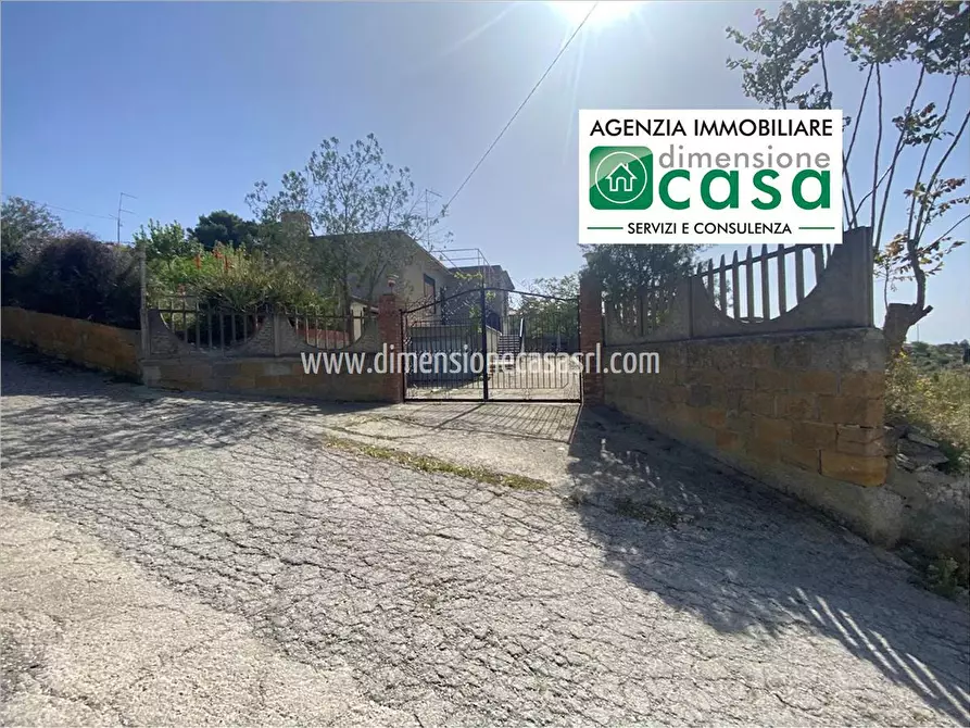 Immagine 1 di Villa in vendita  in Contrada La Pietra SNC a Caltanissetta