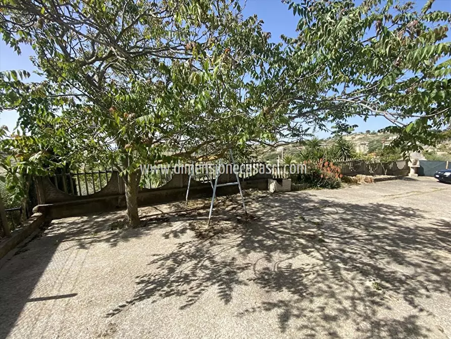 Immagine 4 di Villa in vendita  in Contrada La Pietra SNC a Caltanissetta