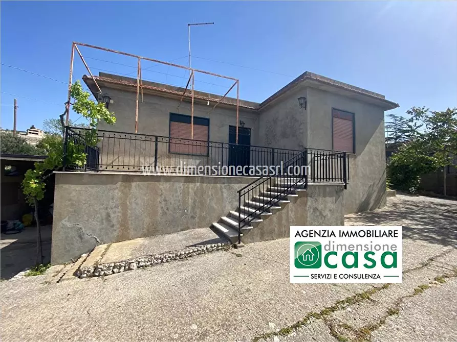 Immagine 2 di Villa in vendita  in Contrada La Pietra SNC a Caltanissetta
