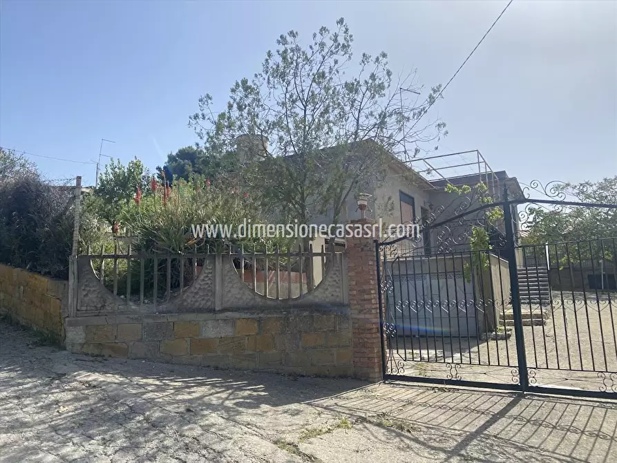 Immagine 5 di Villa in vendita  in Contrada La Pietra SNC a Caltanissetta