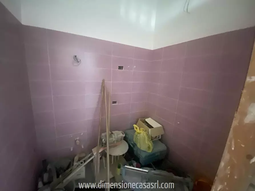 Immagine 8 di Locale commerciale in affitto  in Via Virgilio, 21 a San Cataldo