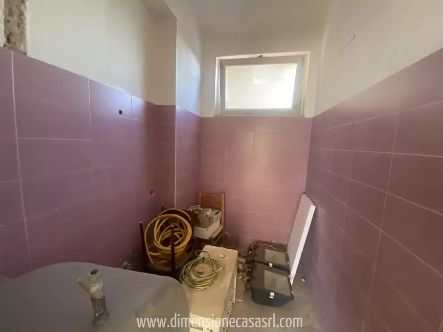 Immagine 10 di Locale commerciale in affitto  in Via Virgilio, 21 a San Cataldo