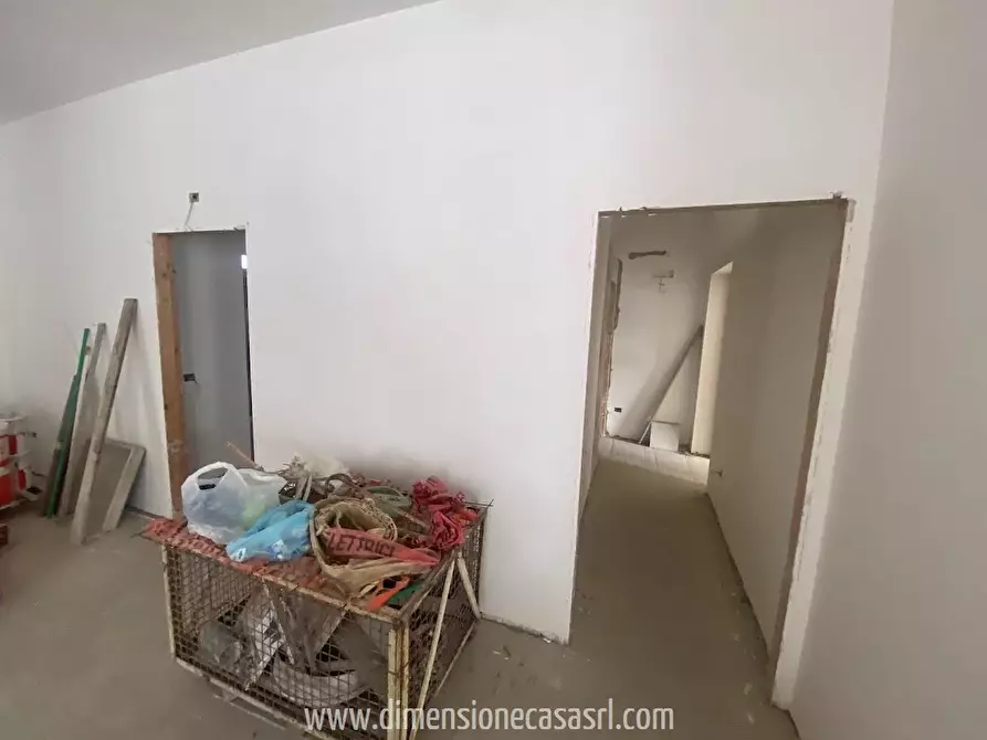 Immagine 6 di Locale commerciale in affitto  in Via Virgilio, 21 a San Cataldo