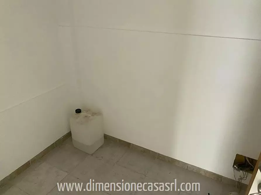Immagine 6 di Locale commerciale in affitto  in via Babaurra , 29 a San Cataldo