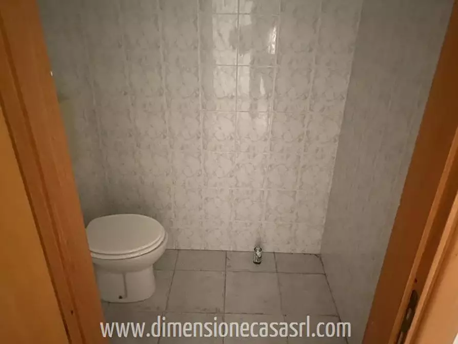 Immagine 7 di Locale commerciale in affitto  in via Babaurra , 29 a San Cataldo