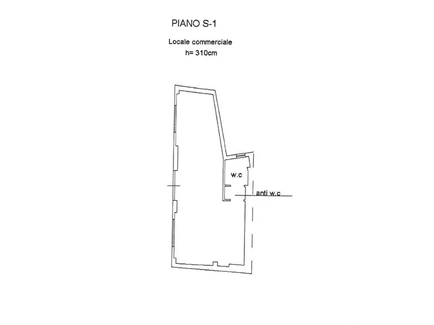 Immagine 9 di Locale commerciale in vendita  in Via Ruggero Settimo, 42 a Caltanissetta