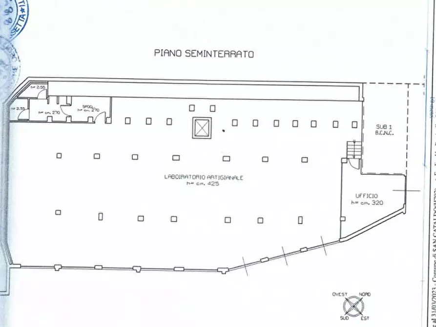 Immagine 11 di Magazzino in vendita  in Viale dei Platani a San Cataldo